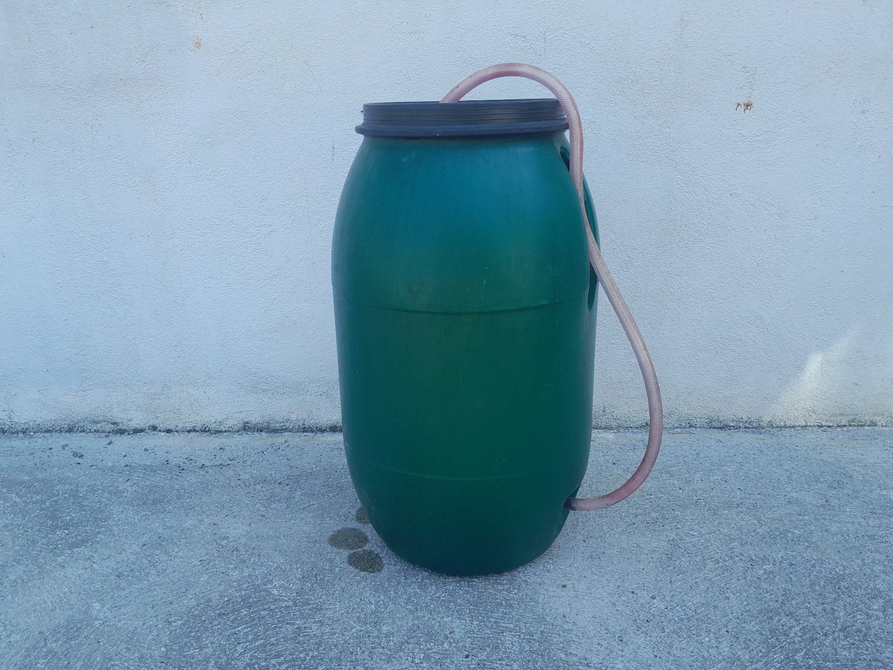 Bewässern & Giessen: Gartenfass 220 Liter – Gebraucht aus Zürich von raphahello