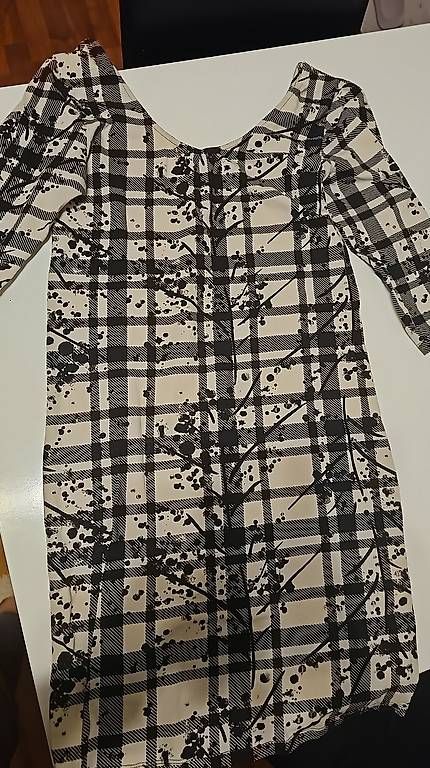 Vestiti: Robe femmes  – Usato da Prangins venduto da olt_9ycd