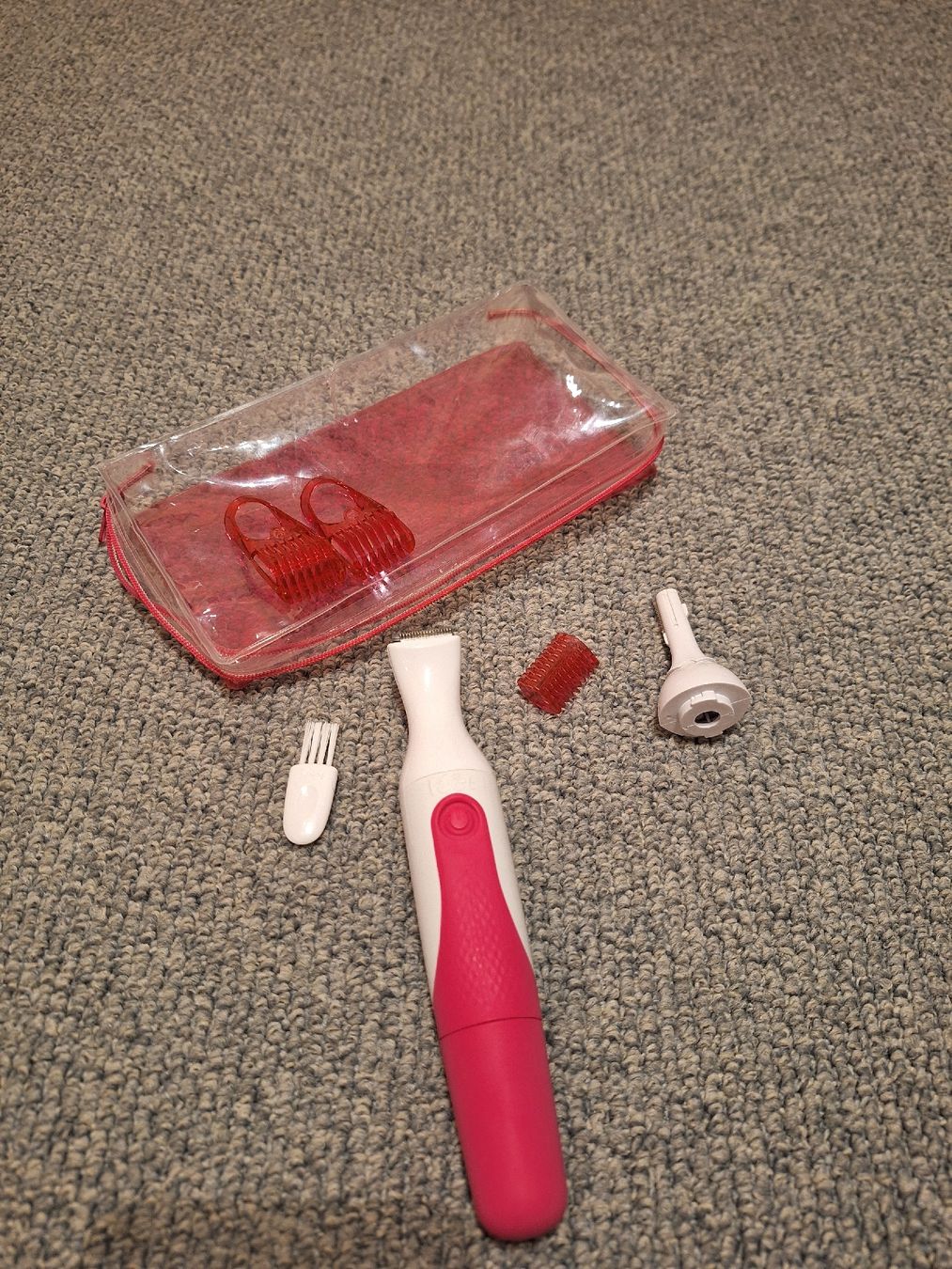 Veet Rasoi & Lamette da barba: Veet Damen Multifuntions Trimmer – Usato da Hägglingen venduto da fab_5sbm