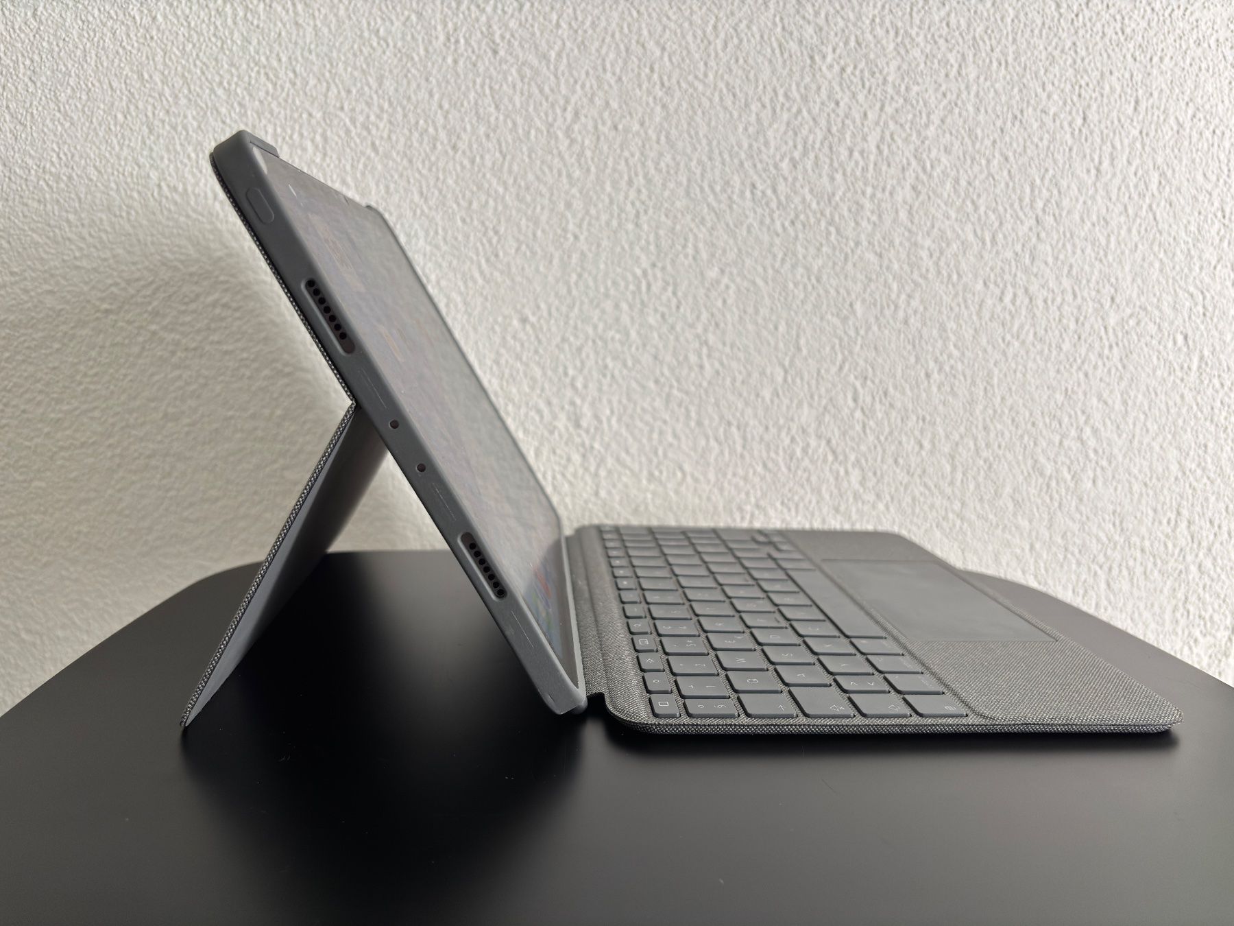 Apple Tastiere: Logitech Combo Touch Tastatur, iPad Pro 11'', mit OVP, neu – Nuovo (secondo la descrizione) da Wettingen venduto da Jasper73 2