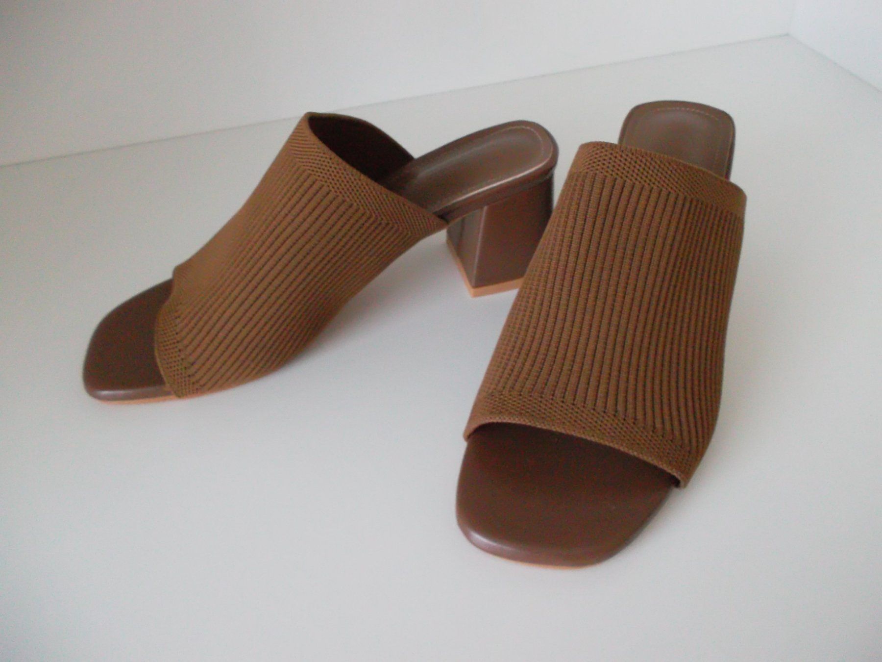 Shein Damenschuhe: SANDALETTE BRAUN GR. 36 MARKE SHEIN – Neu und originalverpackt aus Zofingen von Felpa