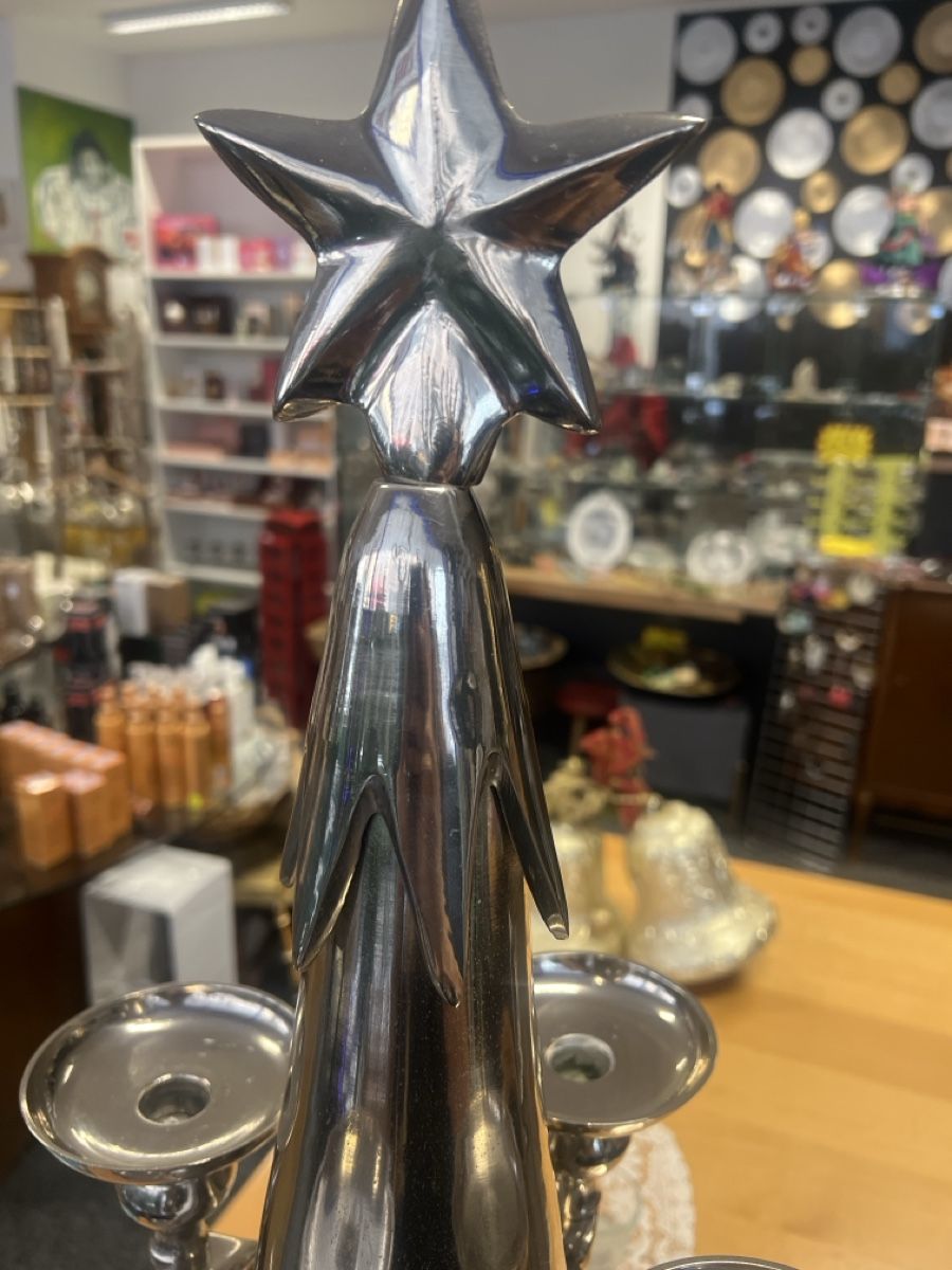 Portacandele: Weihnachtsbaum Kerzenständer, Metall, Silberfarben – Usato da Rorschach venduto da TrendyDeals 3