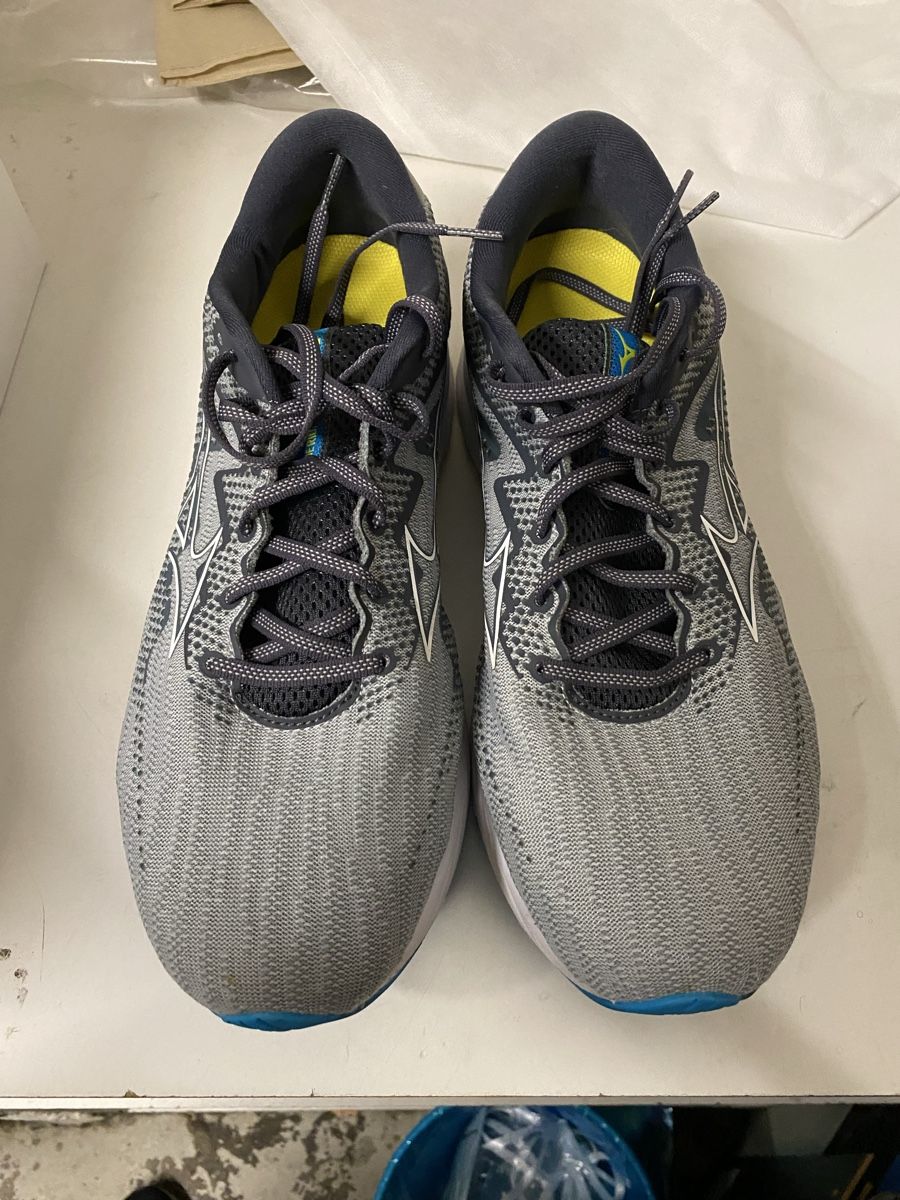Mizuno Herrenschuhe: Mizuno wave riders 27 – Neu (gemäss Beschreibung) aus Genève von Bob034