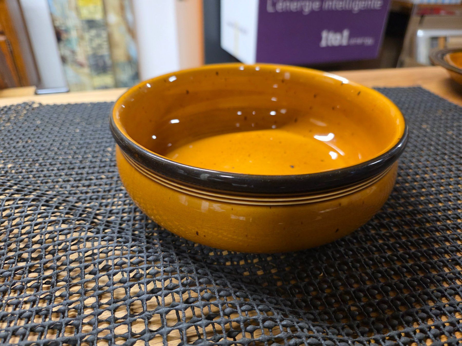 Ciotole: Handmade Schüssel Gallo Provence – Usato da Walterswil BE venduto da Lonitti