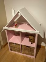 Ikea Kallax rosa mit Holzdach, Puppenhaus