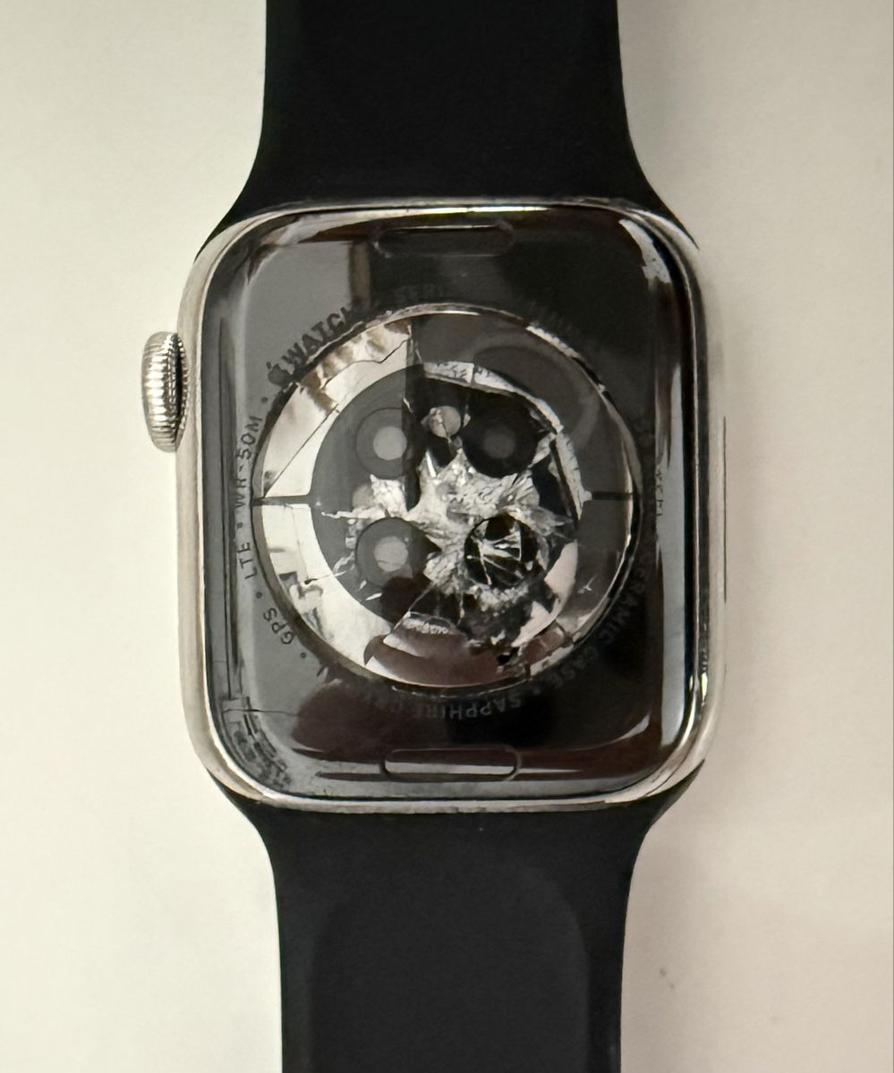 Apple Smartwatch: Apple Watch Series 7, 41mm, GPS, LTE – Difettoso da Winterthur venduto da Fabri2 2