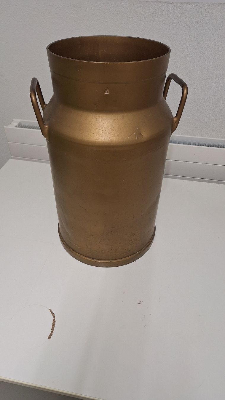 Altri mobili per ufficio: Milchkanne / Schirmständer – Usato da Binningen venduto da Bombeleger