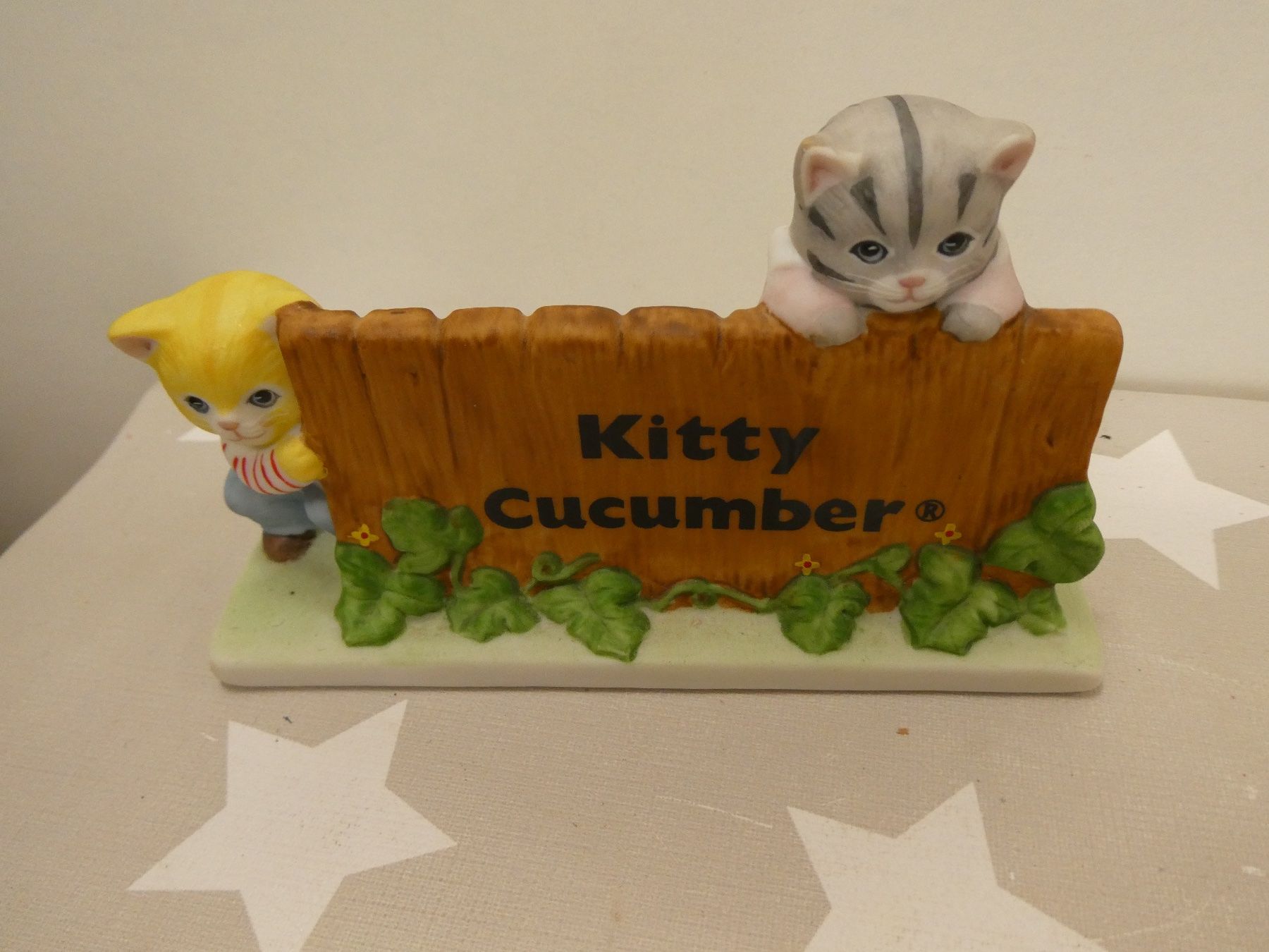 Statuette: Kitty cucumber Display sign – Usato da Rafz venduto da Powacaddy