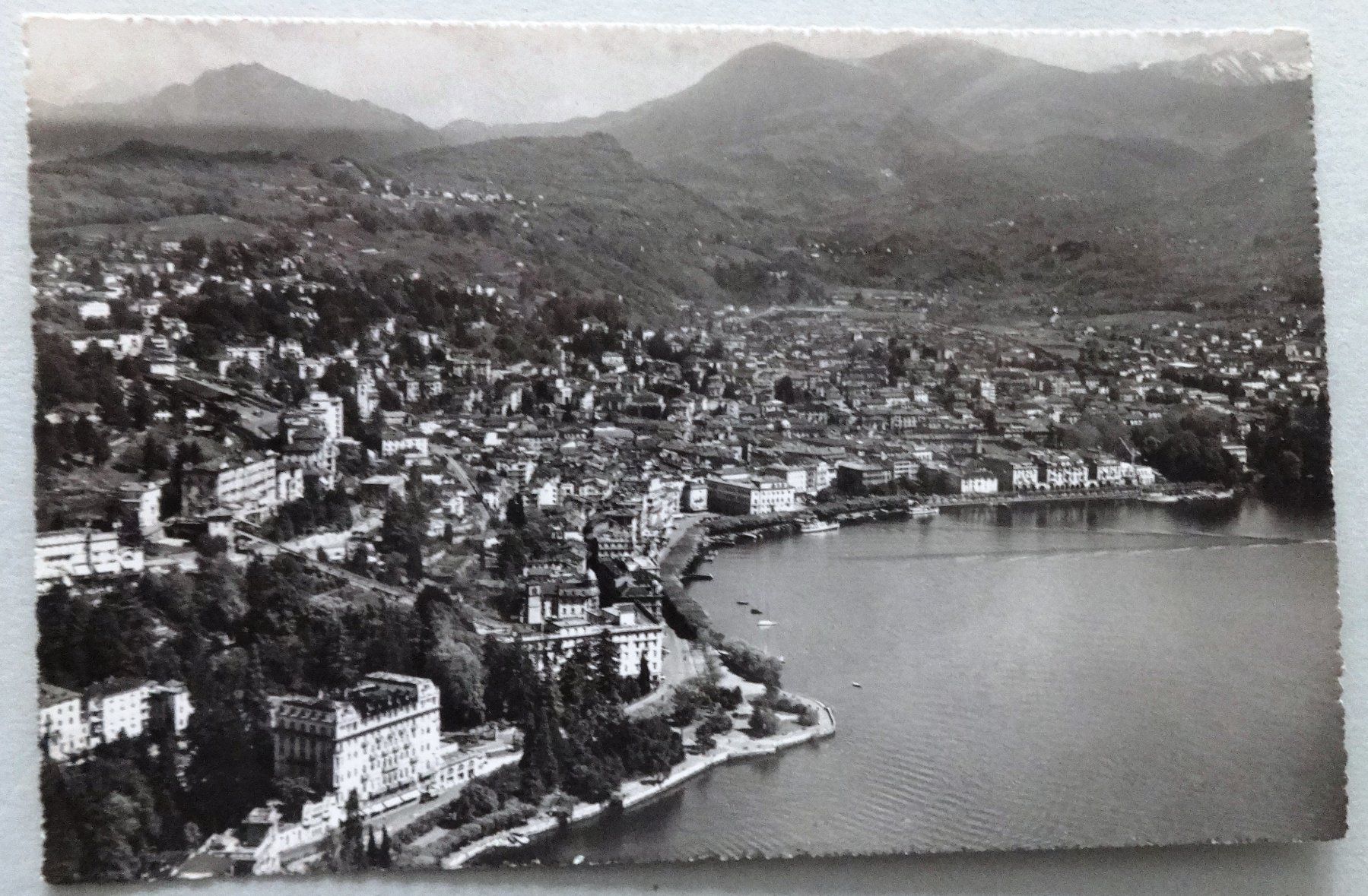 Cartes postales: Lugano, Veduta aerea – D'occasion à Fétigny par Billy2miny