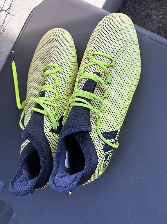 Scarpe da uomo: Fussballschuhe – Usato da Bern venduto da Adriana2016