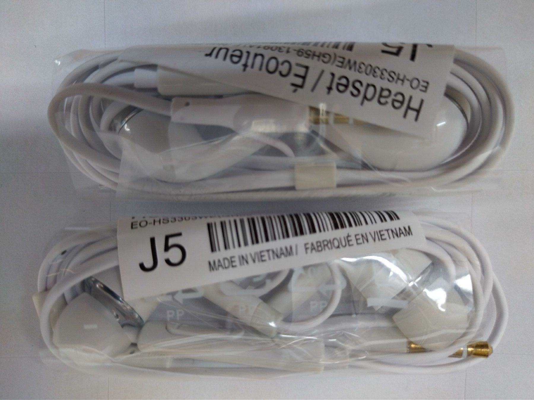Casques audio: Headset Köpfhörer Schwarz oder Weiss – Neuf avec emballage d'origine à Ermatingen par rik4rdo