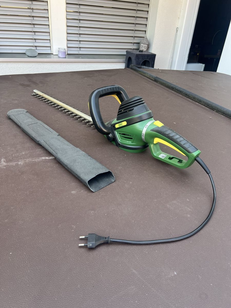 Alle Werkzeuge: Elektro-Heckenschere OKAY EHS 650 mit 650 Watt  – Gebraucht aus Zauggenried von Mr-Jackman