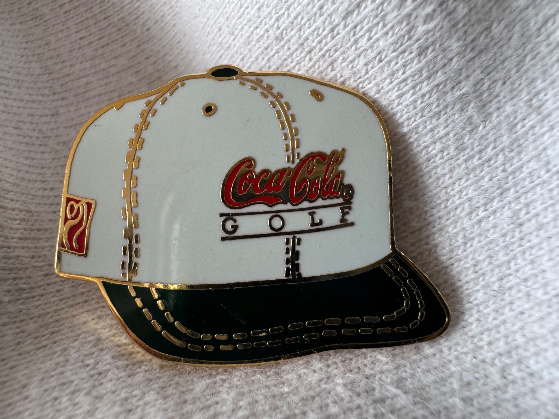 Coca-Cola Placchette & Badge: Pins Coca Cola pin – Usato da Neuchâtel venduto da _Easy_to_Find_