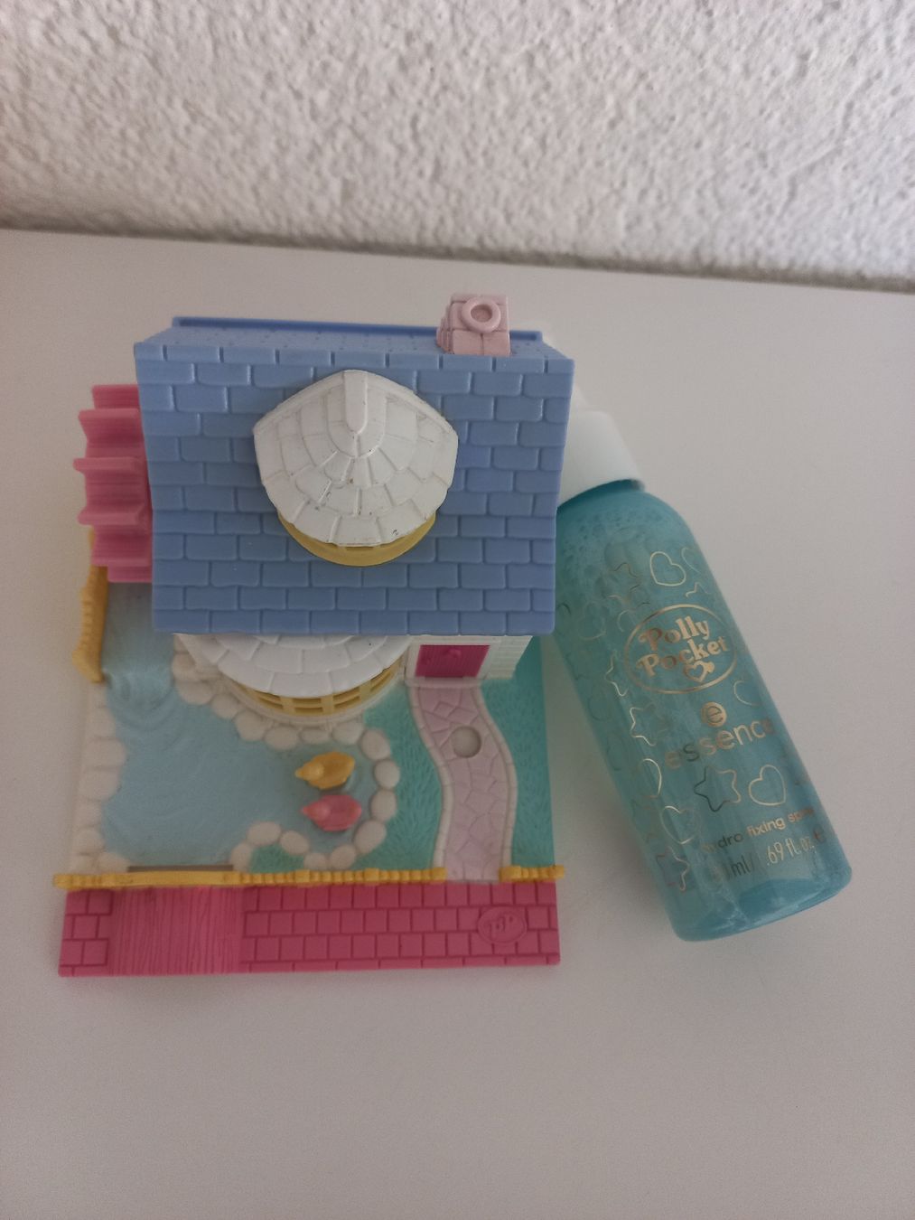 Polly Pocket Jouets: Polly Pocket 1994 + spray essence – D'occasion à Le Landeron par Liline89 1