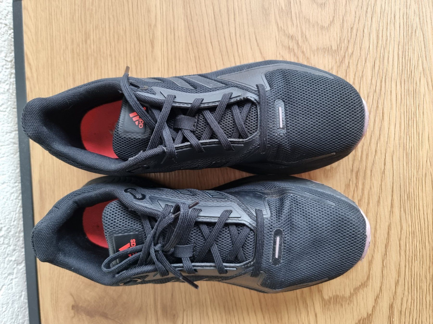 Adidas Chaussures hommes: Adidas Schuhe gr 39 – D'occasion à Interlaken par NataliiaS 2