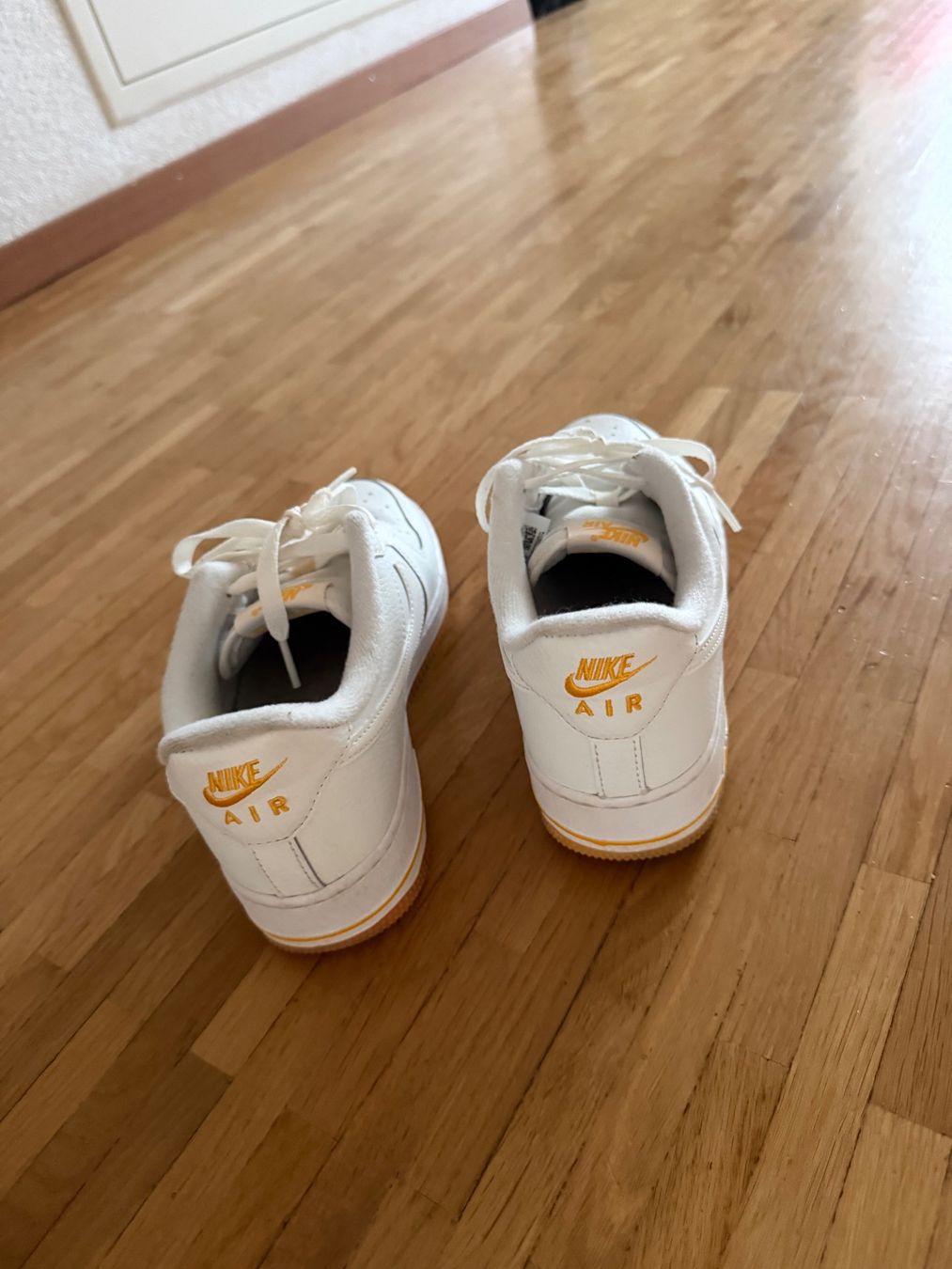 Nike Scarpe da donna: Nike Air Force 1 weiss Grösse 39 – Usato da Wohlen AG venduto da baletan83 3