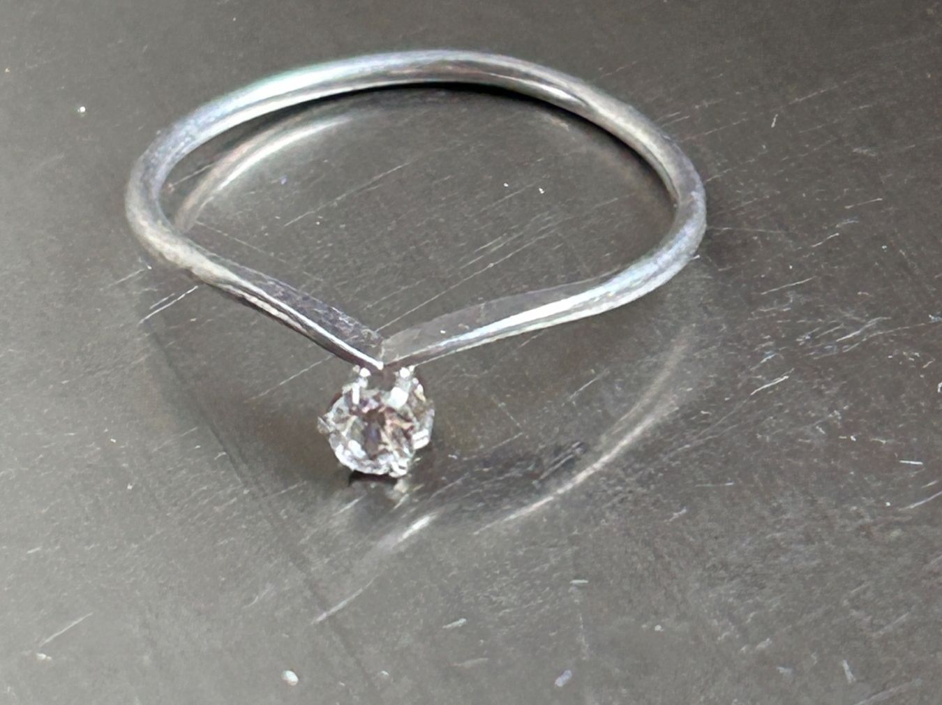 Anelli: Silberring mit kleinem Stein CLASSICO (GR.56) – Usato da Laufen venduto da Bellavitaboom