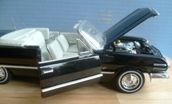 Chevrolet Modellini d'auto: Chevrolet Impala 1963  20cm lang – Usato da Effretikon venduto da Heimstudio 5
