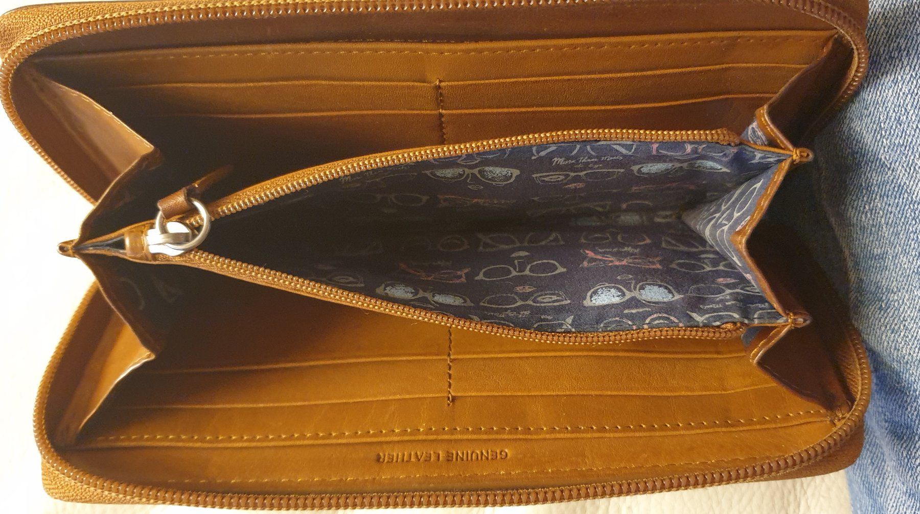 Tommy Hilfiger Portafogli: Lederportmonnaie von Hilfiger – Usato da Zürich venduto da bre_22v9 3