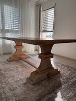 Massiver Esstisch aus Mangoholz