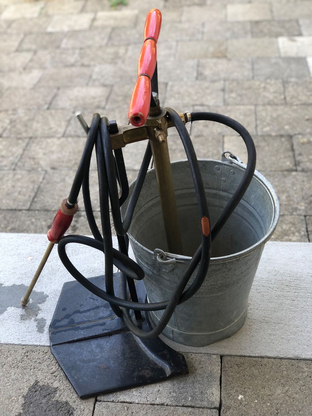 Feuerlöscher: Feuerwehr Eimerspritze, Handpumpe – Neu (gemäss Beschreibung) aus Windisch von raebluesli 1