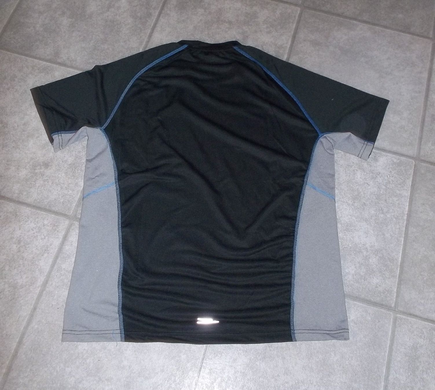 T-shirt: 2 Herren Laufshirt Grösse 50 / 52 – Usato da Kaltbrunn venduto da Cindy99 4