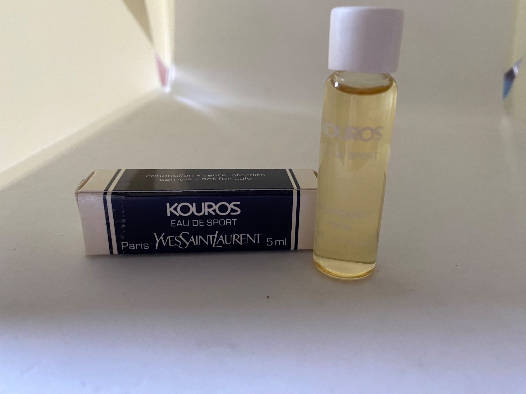 Saint Laurent Parfum & Eau de Toilette: Miniature eau de sport Kouros YSL 5ml – Neu und originalverpackt aus Bouveret von wes_7zll