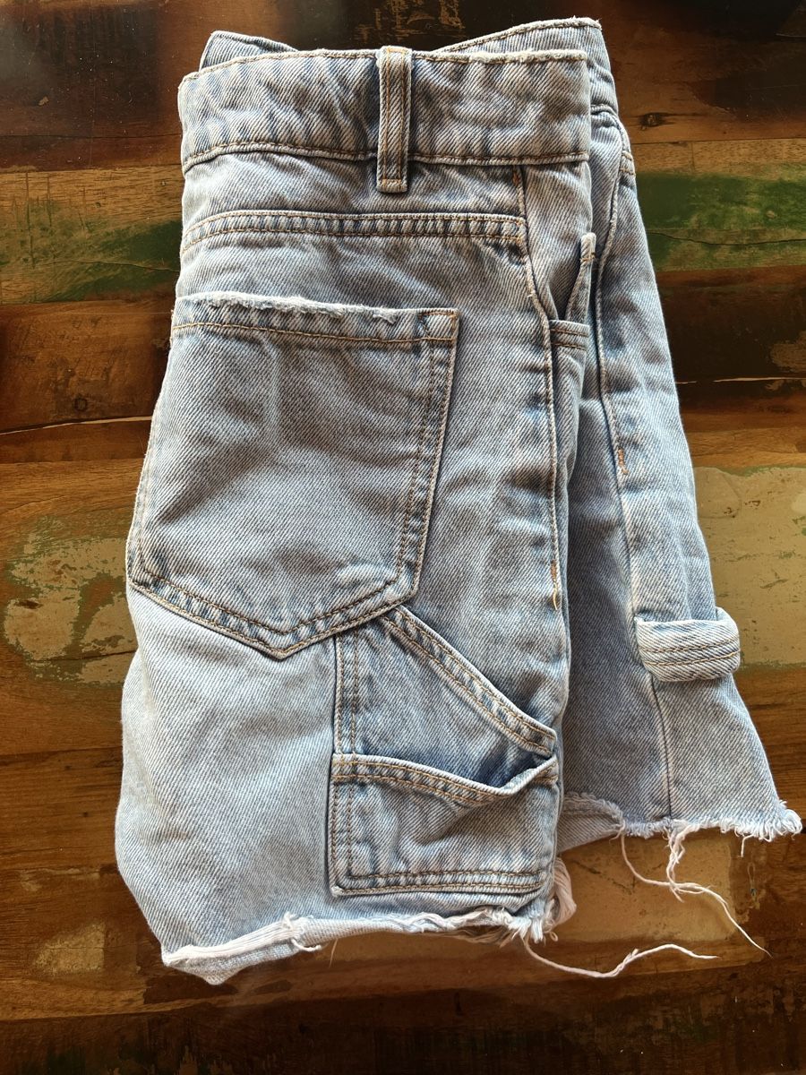 Stradivarius Jeans: Shorts Jeans, Gr.34 – Usato da Jegenstorf venduto da vanisaem 1