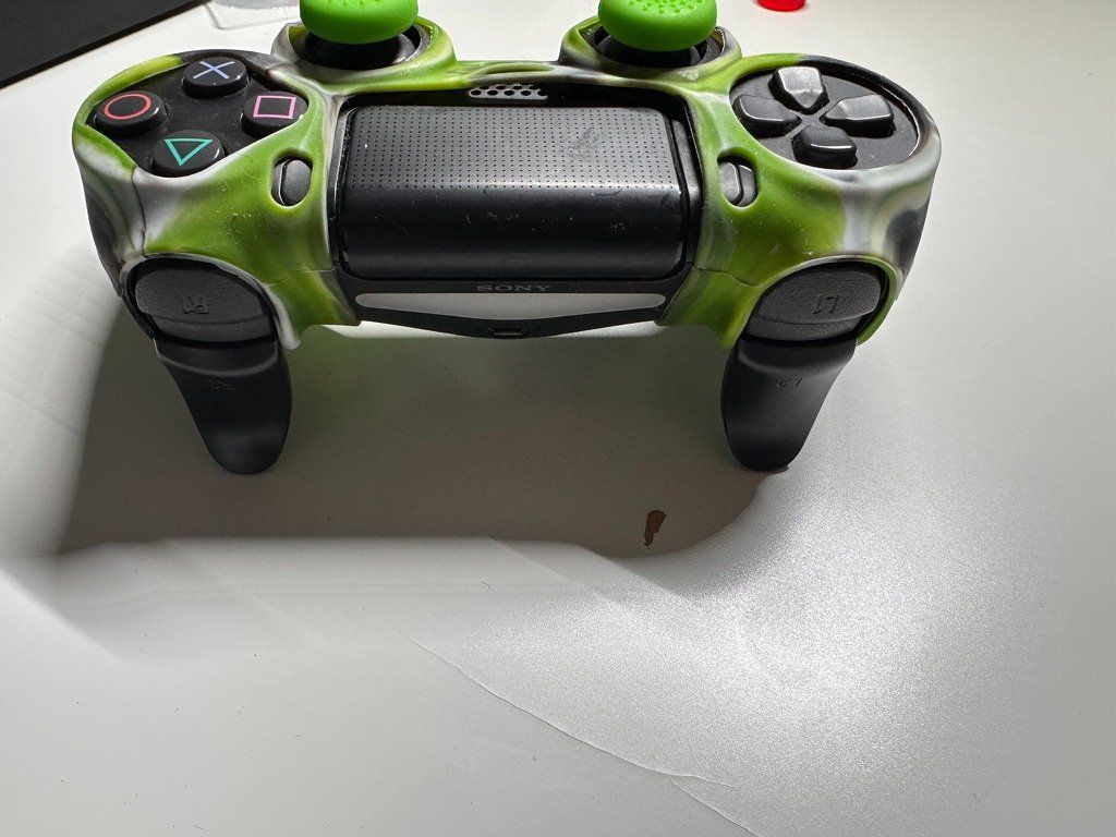 Sony Console: Playstation 4 div. Spiele, 2 Controller und Add-Ons – Usato da Rüti ZH venduto da Billy015 4