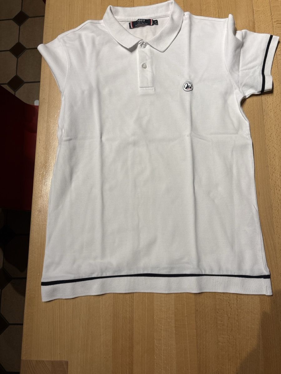 Polos: T-shirt  – Neuf (Voir description) à Uvrier par lou_dhk8