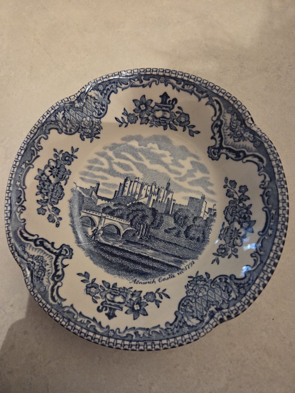 Johnson Brothers Piatti: Johnson Bros. England  Teller "Alnwick Castle", Vintage – Usato da Wetzikon ZH venduto da strubeli444