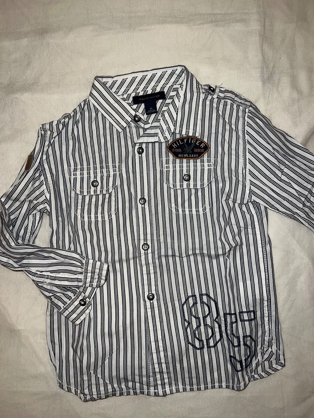 Tommy Hilfiger Camicie, T-shirt & Polo: TOMMY HILFIGER HEMD MIT PATCH GR T4/104 – Usato da Basel venduto da theo-g77