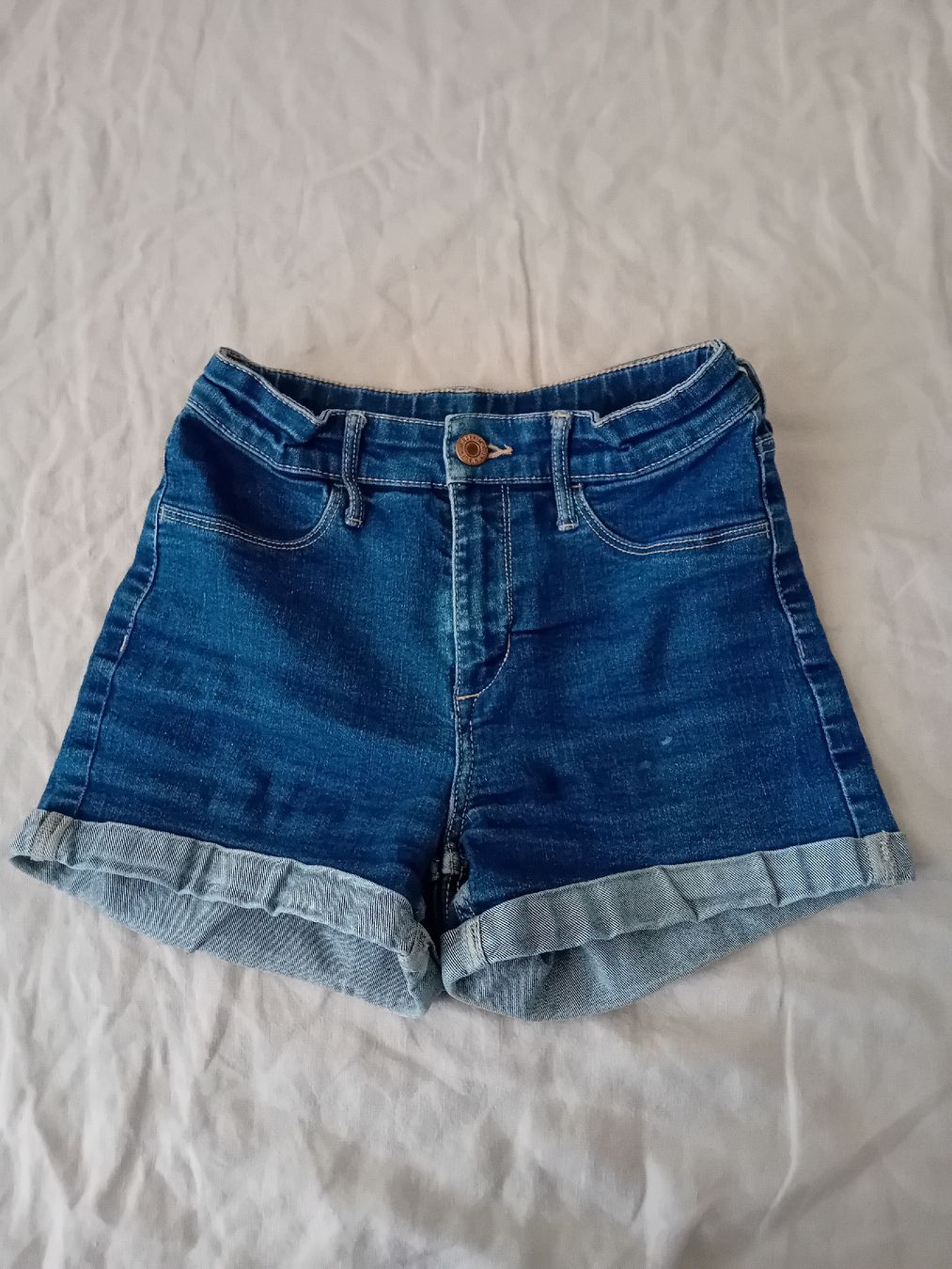 H&M Hosen: Denim Shorts Blue Gr 140 – Gebraucht aus Romanshorn von milenva