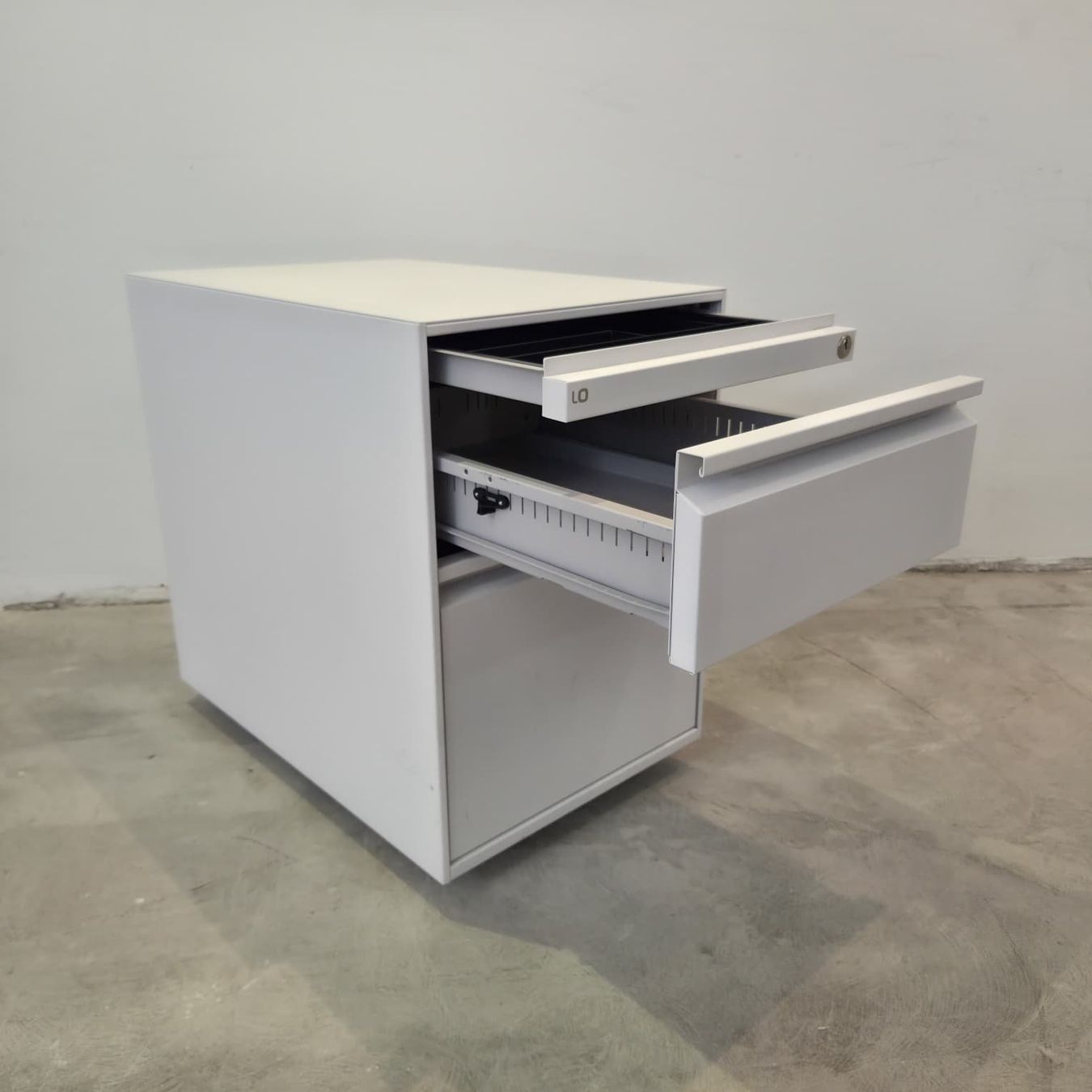 Lista Banconi: Lista Office LO Rollcontainer – Schweizer Designklassiker – Usato da Affoltern am Albis venduto da Zapro 4