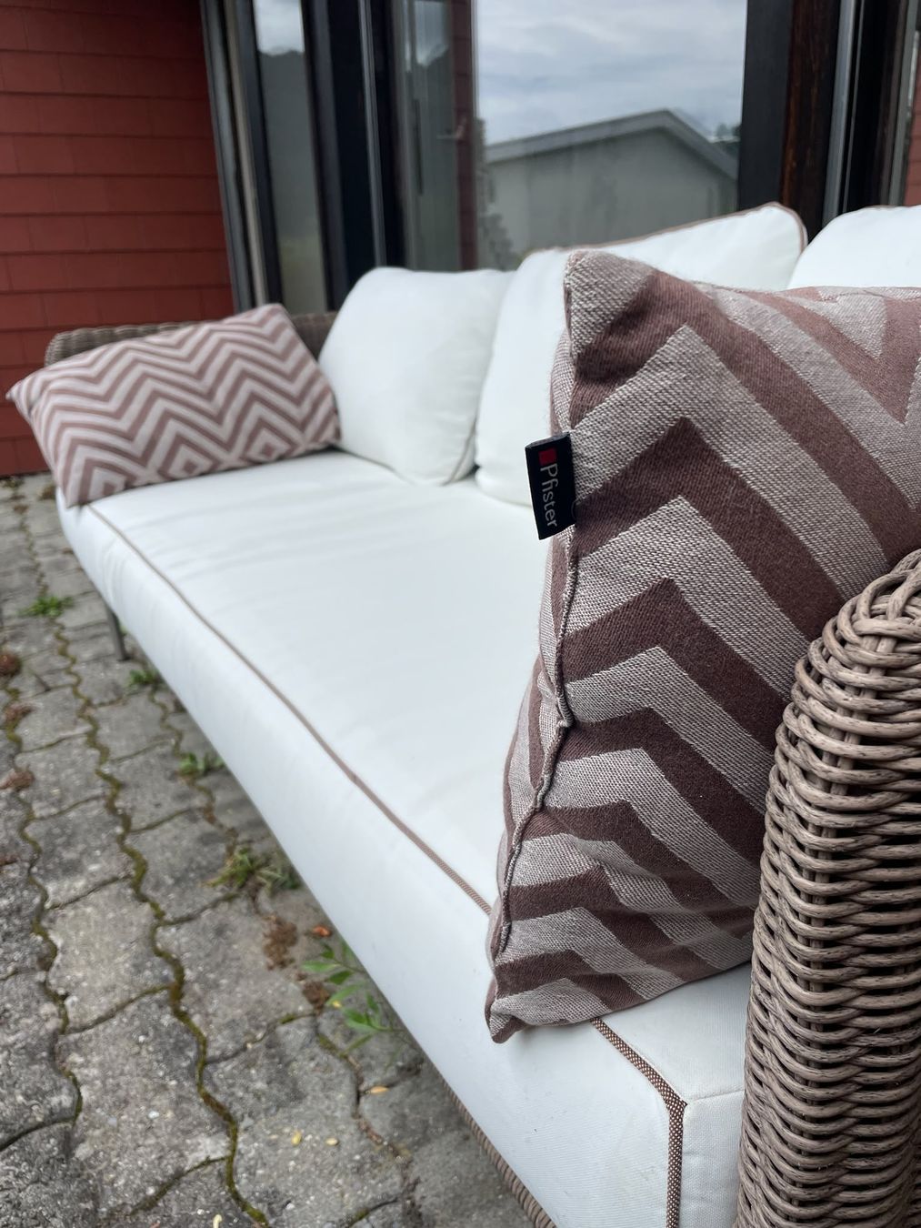 Pfister Divani: Elegantes Gartensofa von Möbel Pfister – Usato da Schwarzenberg LU venduto da Marsy17 1