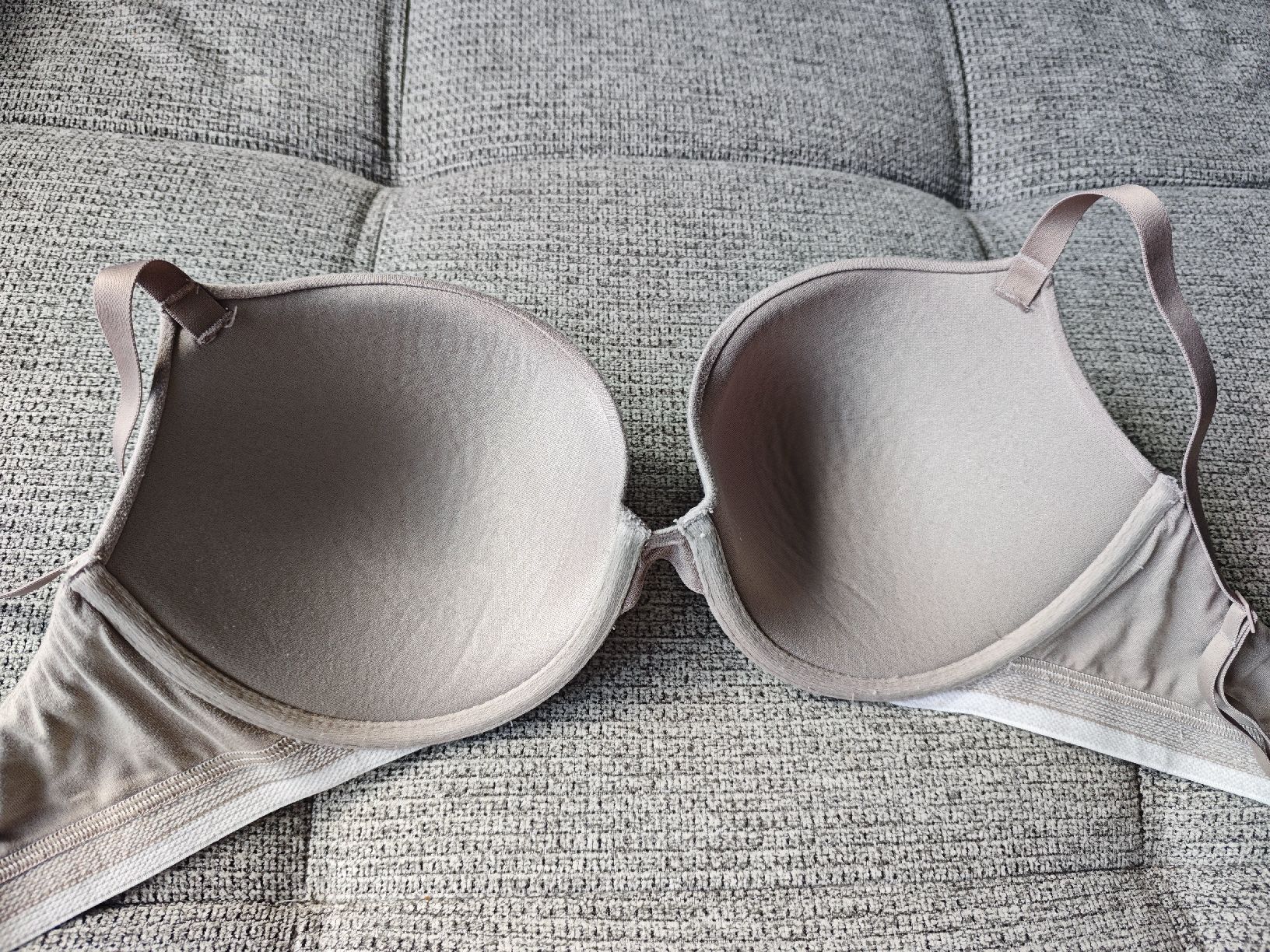 Calvin Klein Altra biancheria intima: Calvin Klein Beige Push-up Bra, Size 85  – Usato da Zürich venduto da alu_dzr7 4