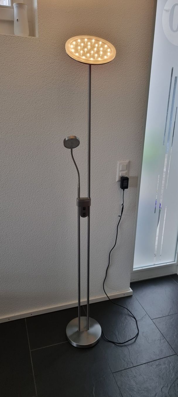 Lampade: LED Steh- / Leselampe – Usato da Würenlingen venduto da ludwig60 1