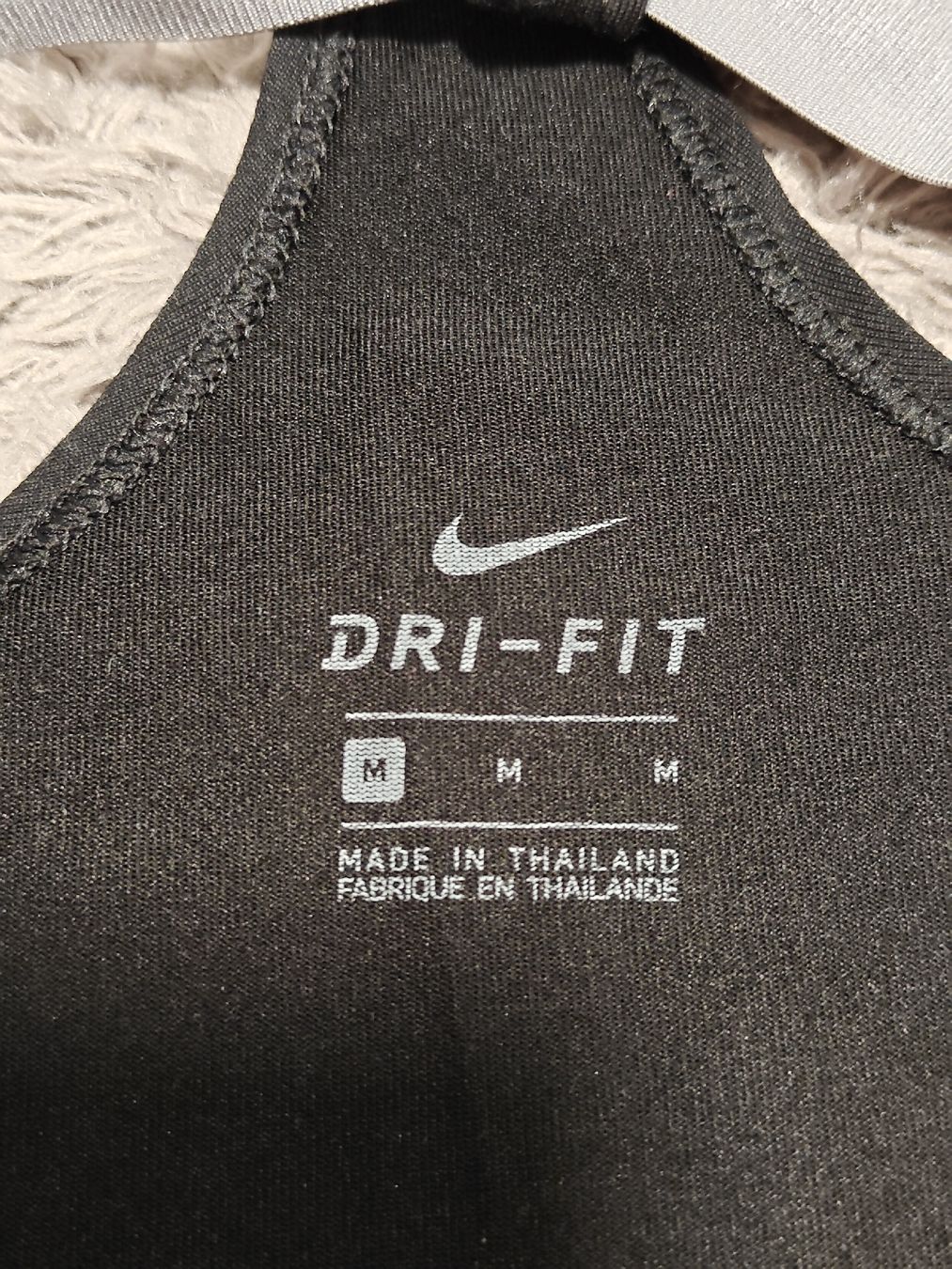 Nike Top: Nike Tank Top – Usato da Pieterlen venduto da Saemelili 3