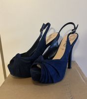 Damen Pumps dunkelblau mit Riemchen und Plateau Grösse 39