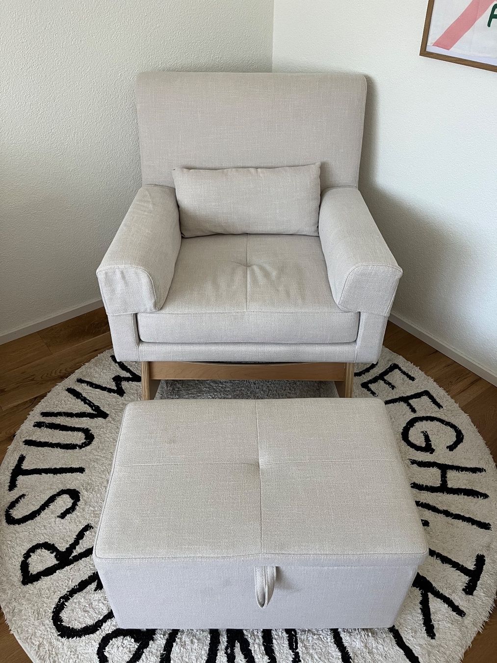 Poltrone: Gaia Serena Schaukelsessel + Footstool – Usato da Interlaken venduto da fbnscl