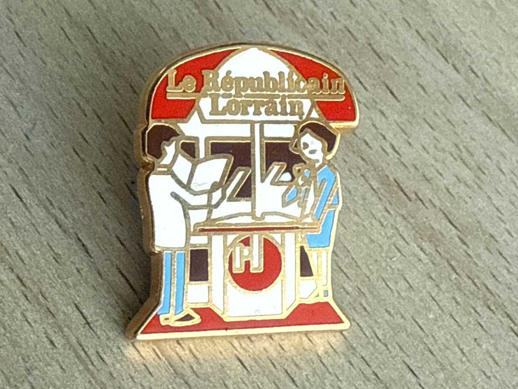 Placchette & Badge: Pin Le Républicain Lorrain – Usato da Glattbrugg venduto da Schweigmatt