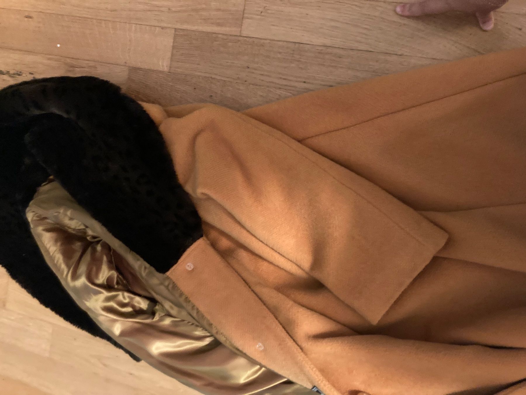 Cappotti: Schöner Fuchsfarbiger Wintermantel – Usato da Zürich venduto da Tehilli 1