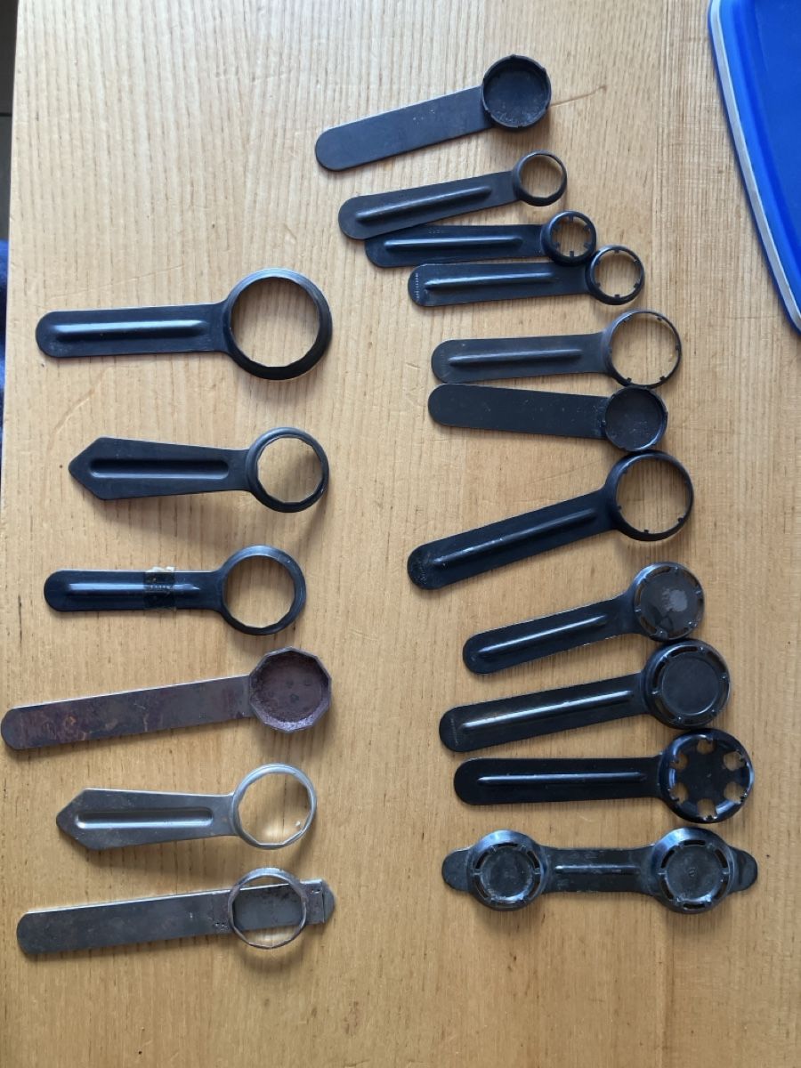 Tous les outils: Jeu de clés pour boîtes de montres – D'occasion à le locle par camilleguignard