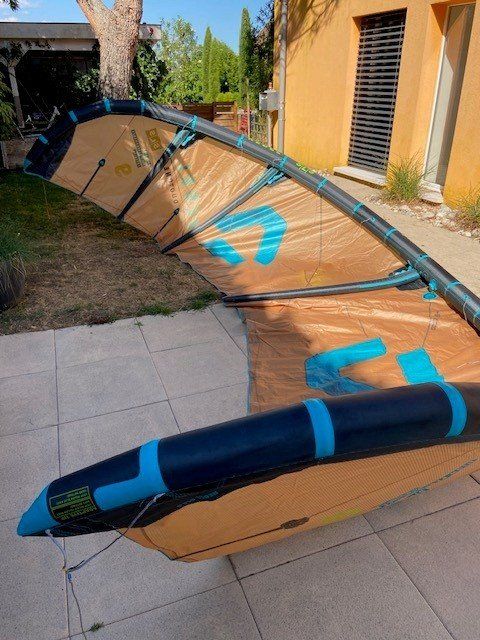 Duotone Kite: Kite Duotone Rebel SLS 9m – Neuf (Voir description) à Bevaix par Germannr