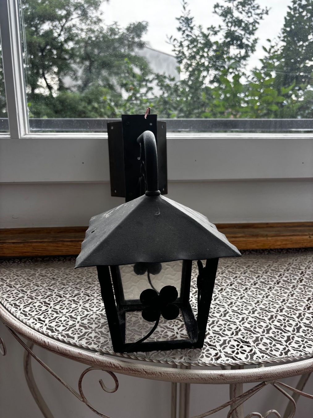 Lampen: Vintage Wandlampe Aussenbereich – Defekt aus Zürich von Letzi-Kiosk 2
