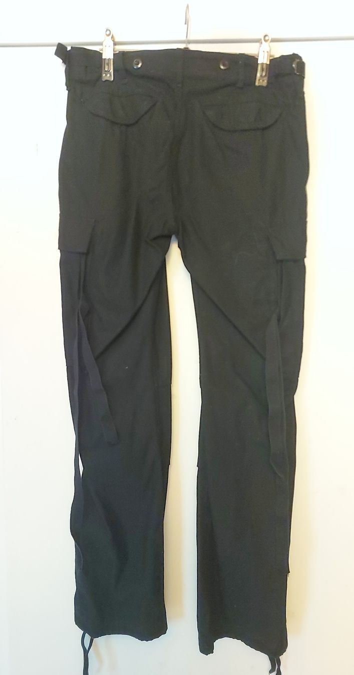 Pantalons: Cargo Hose – D'occasion à Brunnen par CHOUCHOU. 2