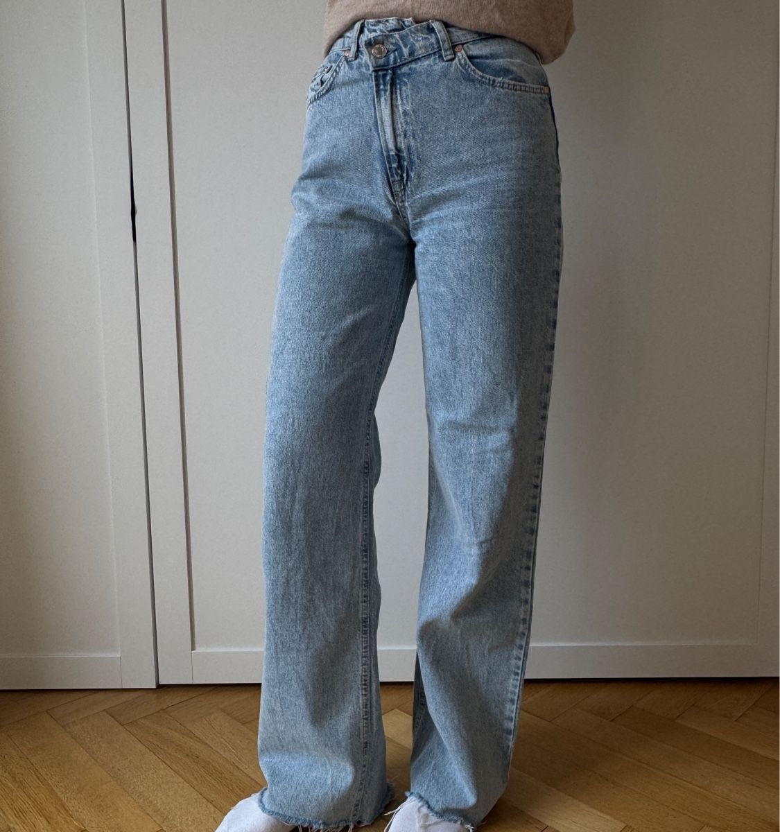 Stradivarius Jeans: Straight Fit Jeans – Usato da Zürich venduto da m_secondhand