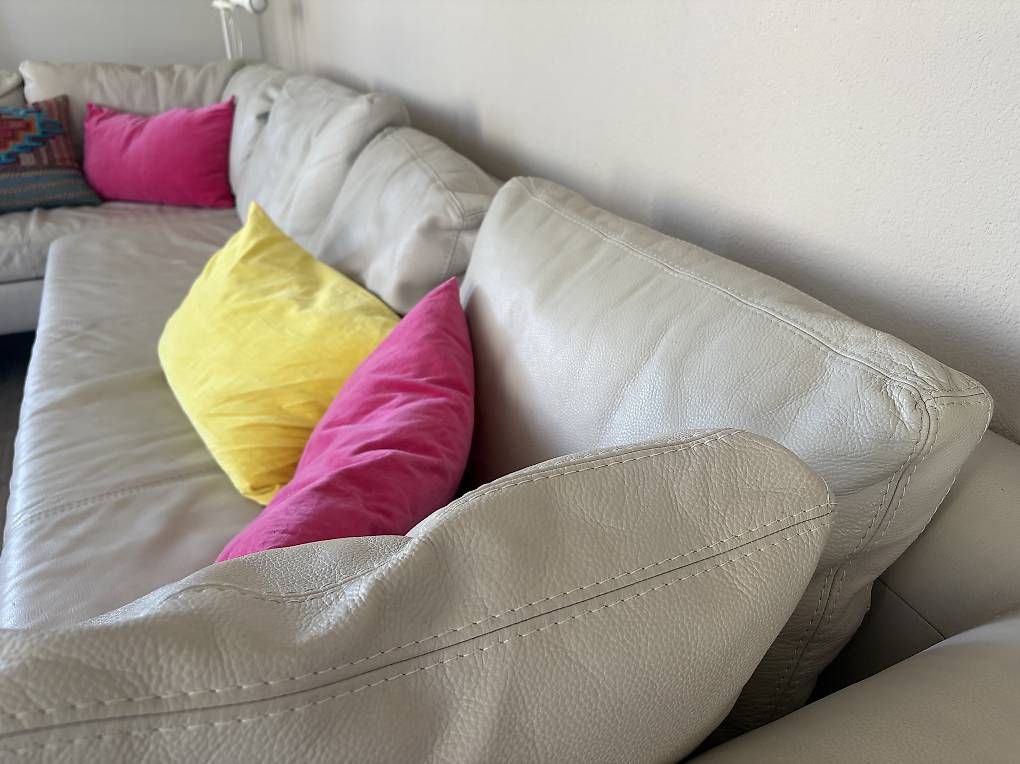 Sofas: Pfister Echt Leder Couch Weiss zu verschenken  – Gebraucht aus Kilchberg ZH von ros_9x58 3