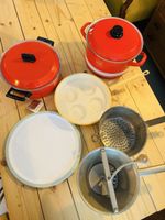 Cookware set red enamel pot and pan assortment good conditio