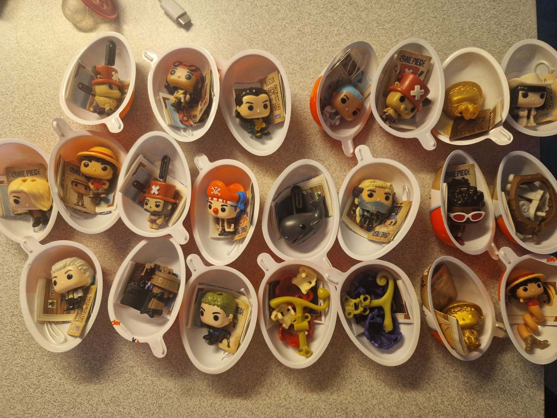 Figuren: One Piece Kinder Joy Funko Set – Neu und originalverpackt aus Arbon von LucaItaliano